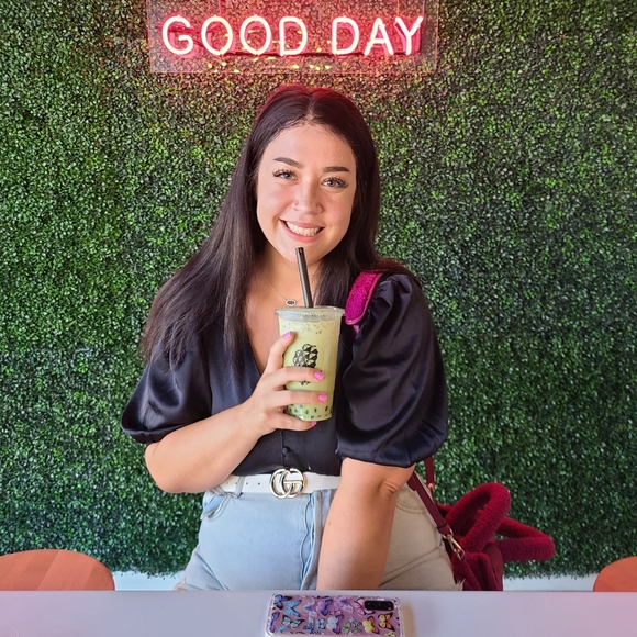 Meet your Posher, Ashley - Picture 2 of 2